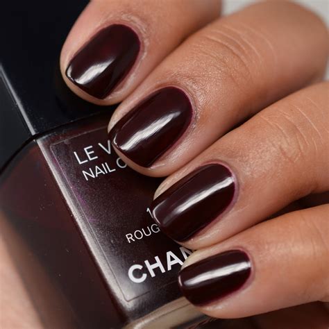 chanel 90s nail lacquer.